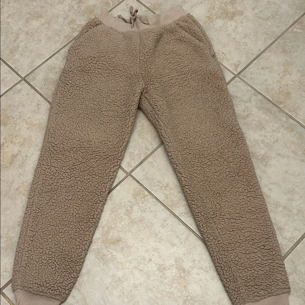 Gilly Hicks Fuzzy Sherpa Sweat Set - Picture 3 of 6